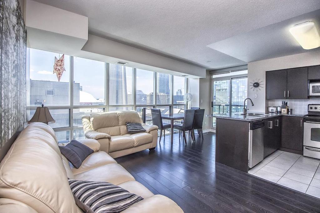 Napa Furnished Suites At Cn Tower & Maple Leaf Square Toronto Szoba fotó